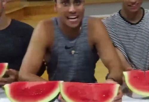 韩国队员吃瓜,揭秘体育圈幕后趣闻