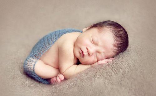 初生婴儿吃瓜,初生婴儿的第一次味蕾探险