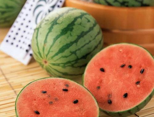 吃瓜原来还有讲究,揭秘吃瓜的讲究与技巧