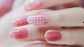 网红郁金香美甲教程,打造春日清新指尖艺术