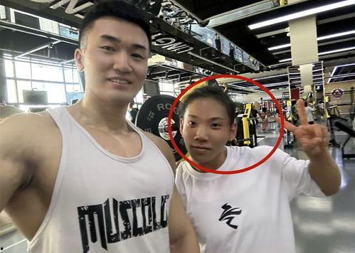 壮壮网红,崛起于网络，闪耀在时代